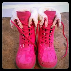 UGG waterproof boot mint condition